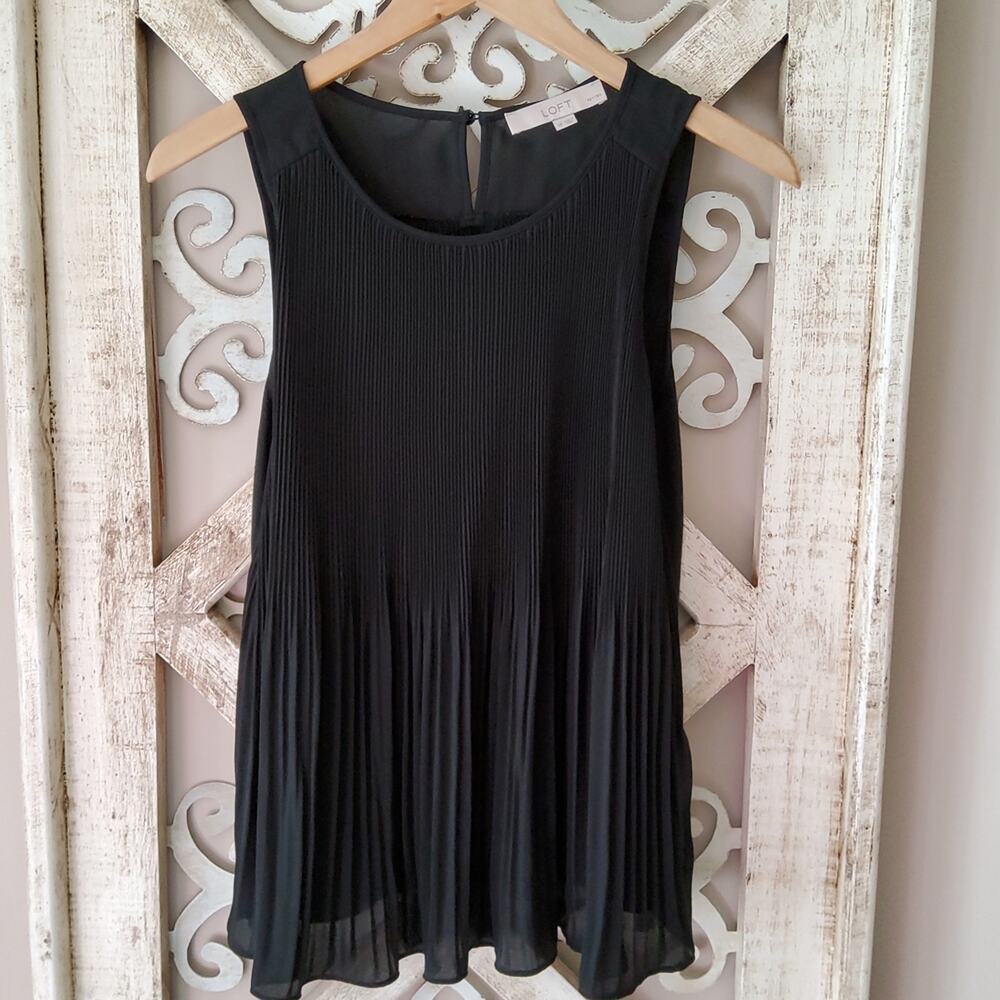 Loft Women's Pleated Sleeveless Flowy Tank Top in Black - Picture 6 of 6